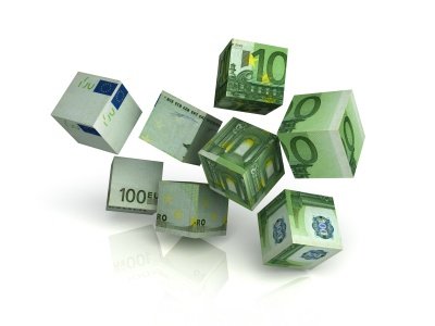 Ein Hundert Euro Schein in Würfeln